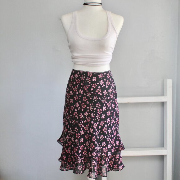 Casual Corner Dresses & Skirts - Casual Corner VTG Y2K Black & Pink A-Line Ruffle Tier Floral Midi Skirt Size 10